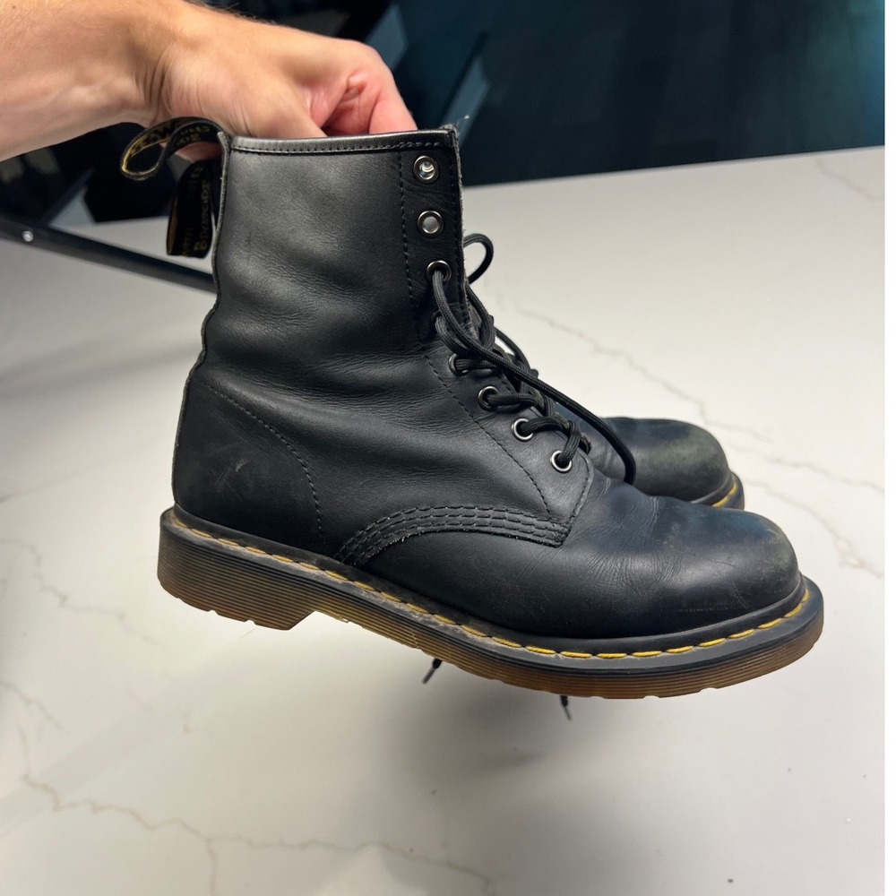 Dr. Martens 1460 Pascal Boots Womens Black Virginia Leather 8-Eye Combat